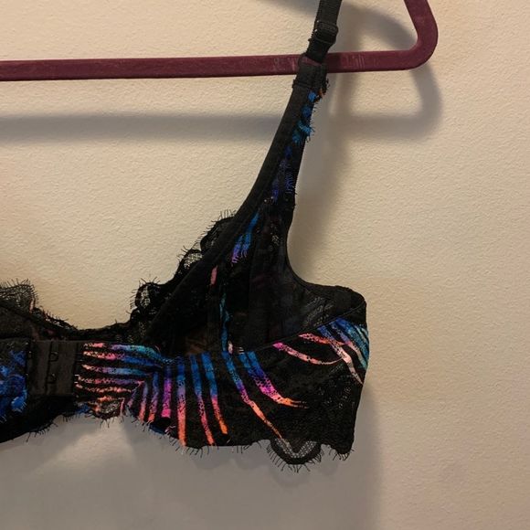 💎💕NWOT PINK by Victorias Secret Zebra Rainbow Stripe Fringe Bra - Picture 6 of 7